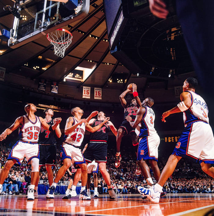 The Knicks were no obstacle to Jordan's 1997-98 Bulls, who swept N.Y. in the regular season.
